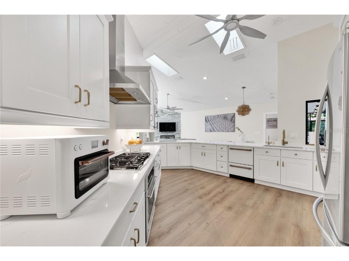 5361 Siesta Ct Sarasota FL 34242 TB8455948 image11