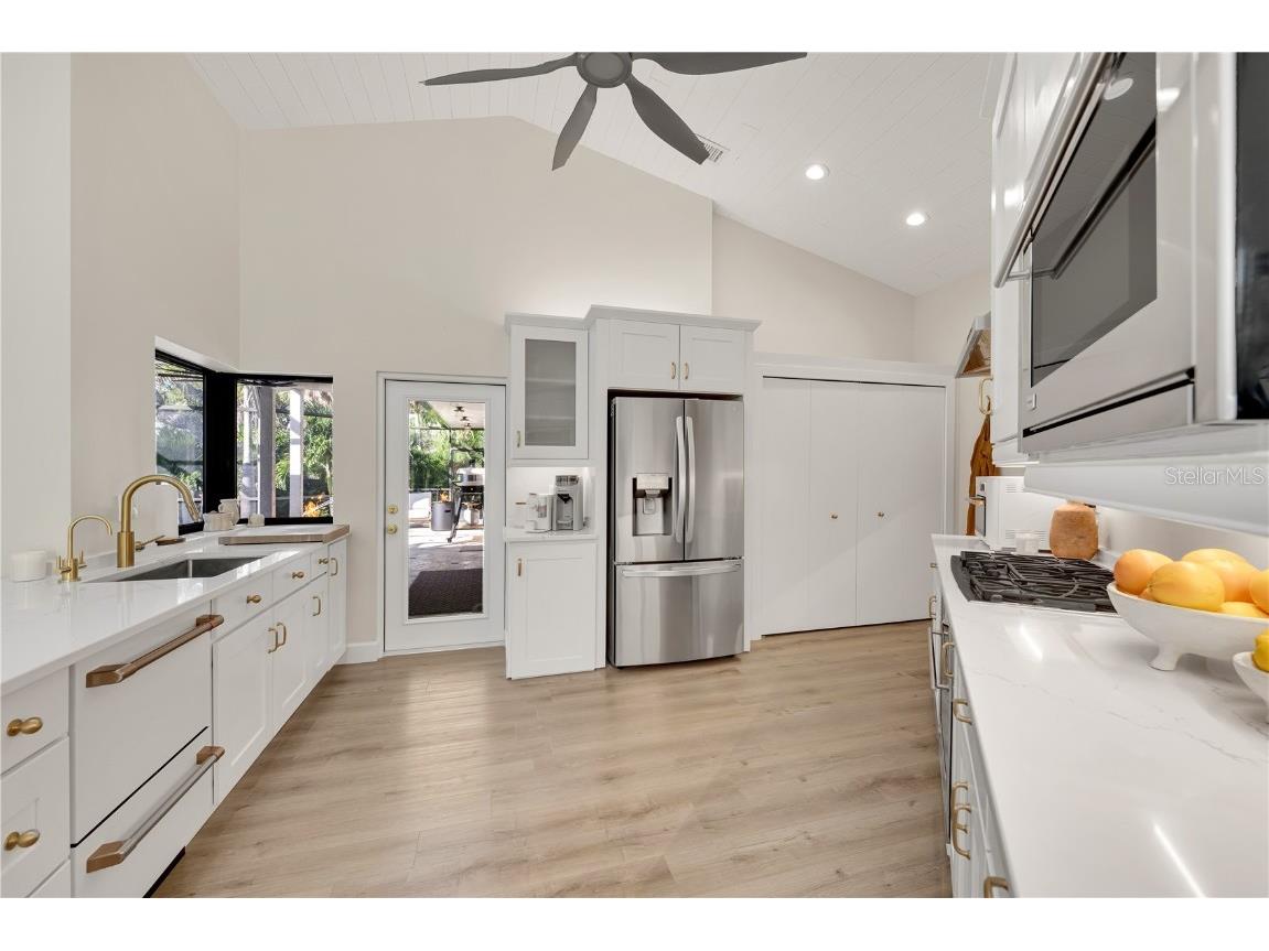 5361 Siesta Ct Sarasota FL 34242 TB8455948 image13