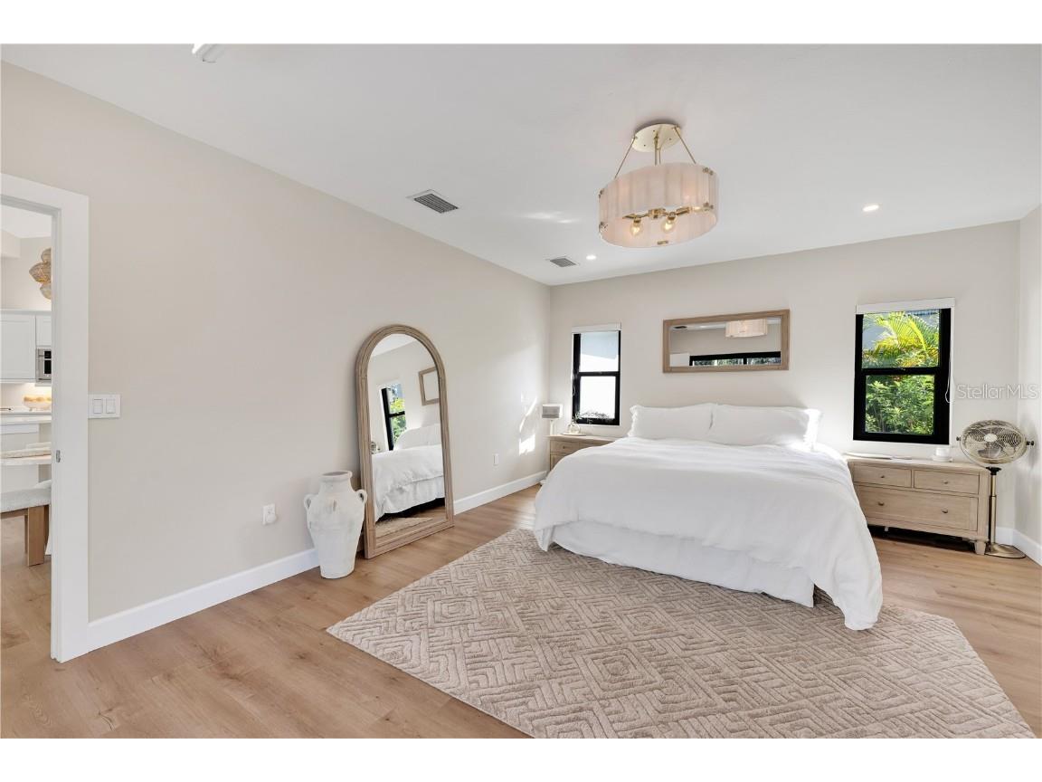 5361 Siesta Ct Sarasota FL 34242 TB8455948 image20