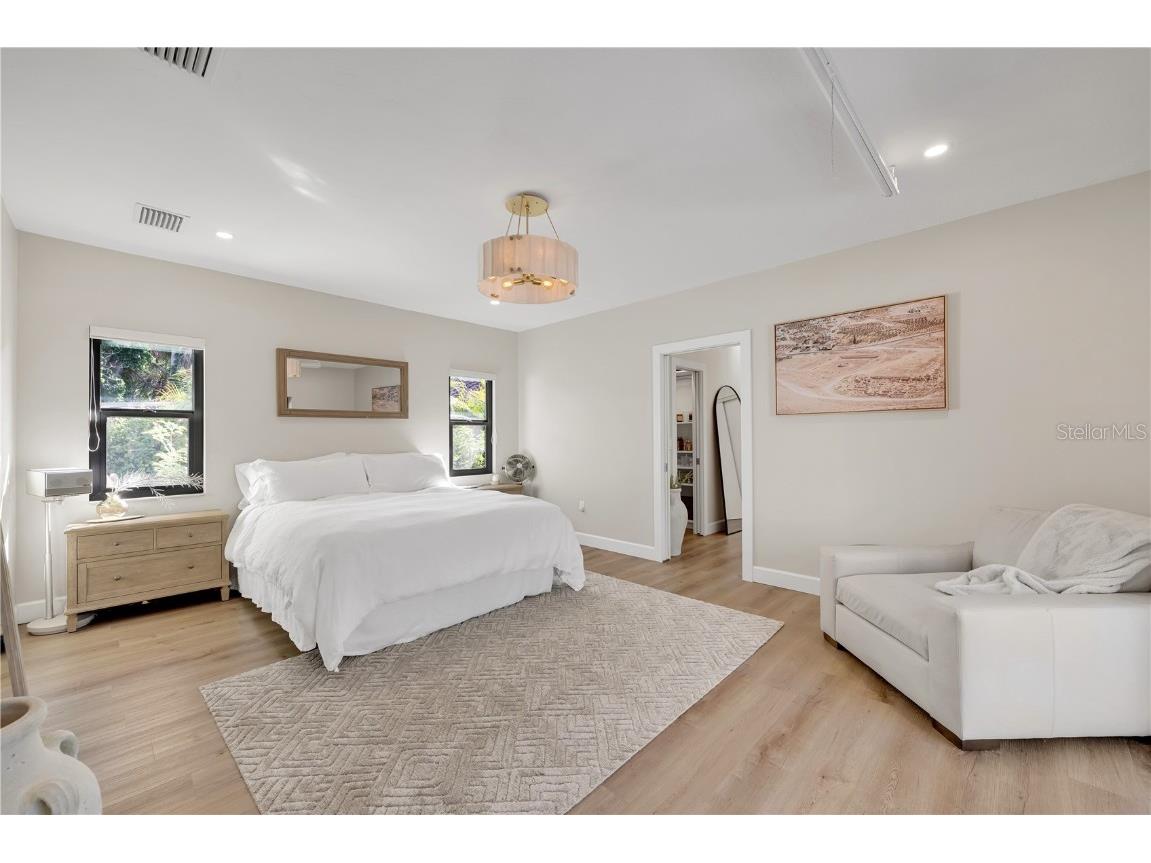 5361 Siesta Ct Sarasota FL 34242 TB8455948 image23