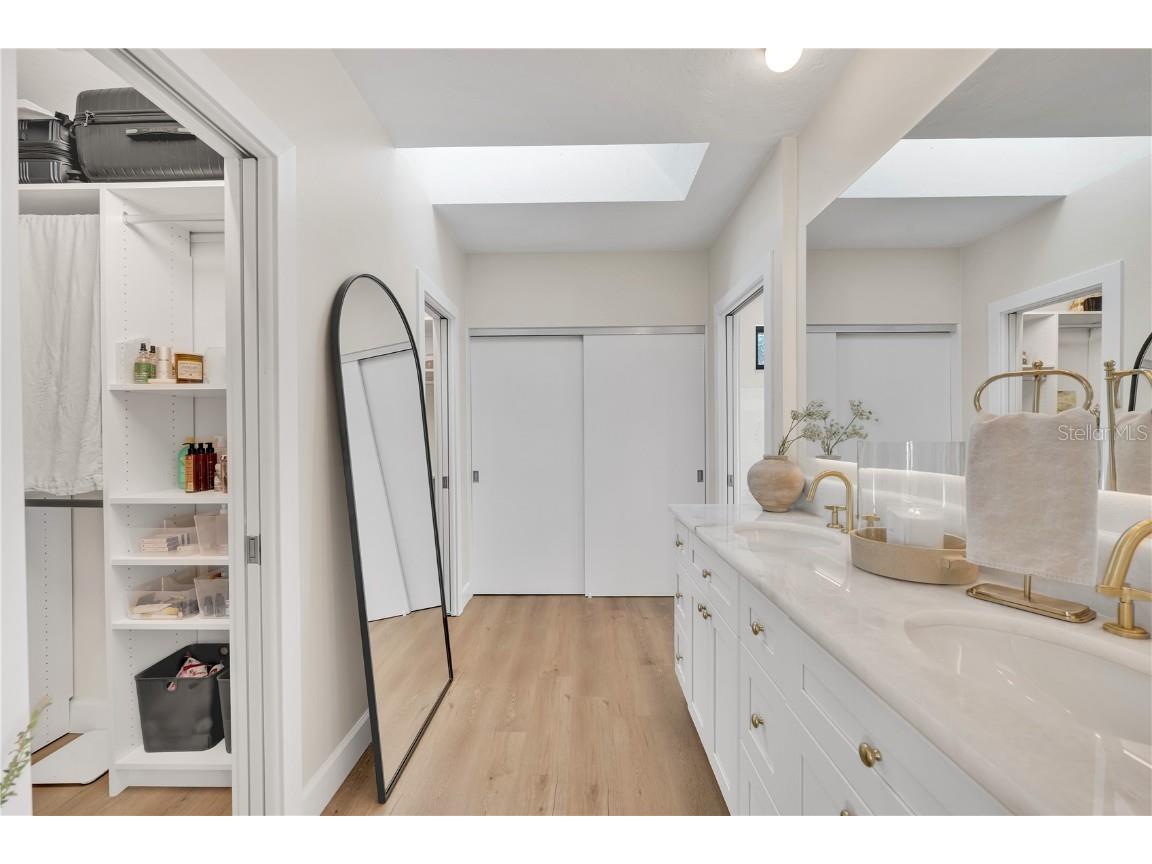 5361 Siesta Ct Sarasota FL 34242 TB8455948 image24