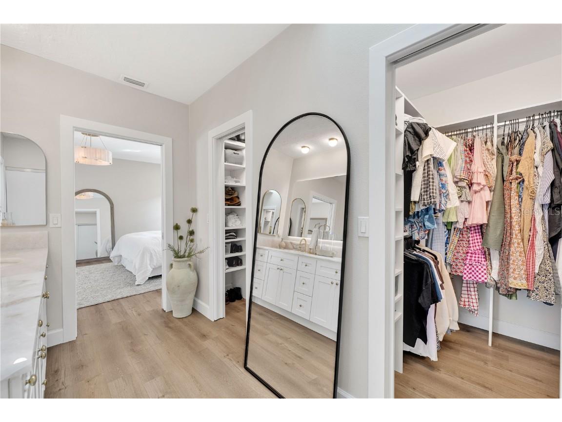 5361 Siesta Ct Sarasota FL 34242 TB8455948 image25