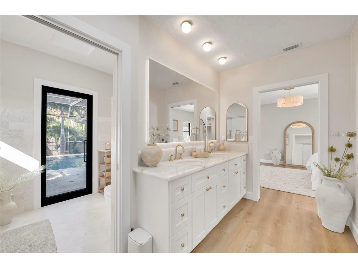 5361 Siesta Ct Sarasota FL 34242 TB8455948 image26