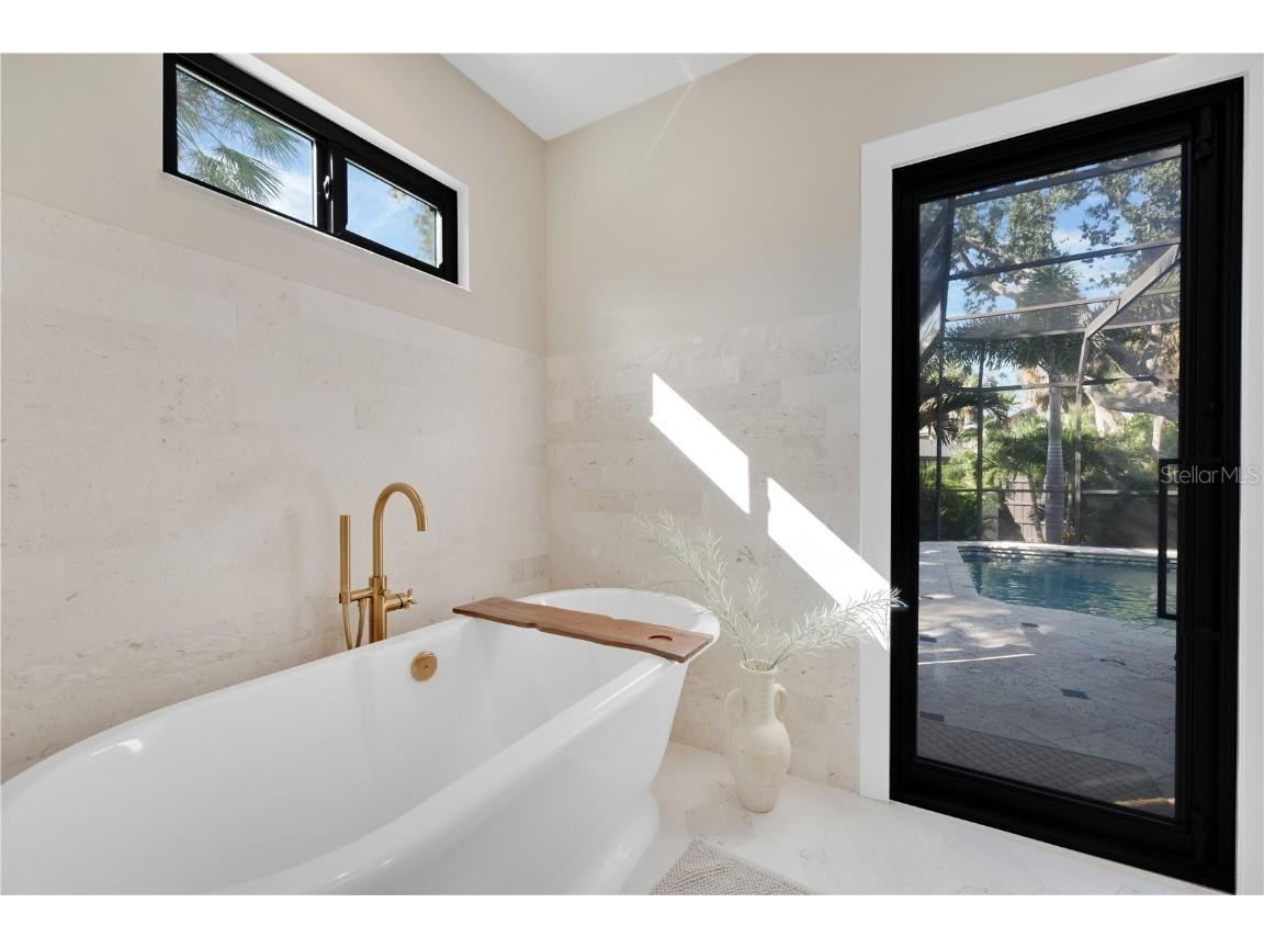 5361 Siesta Ct Sarasota FL 34242 TB8455948 image27