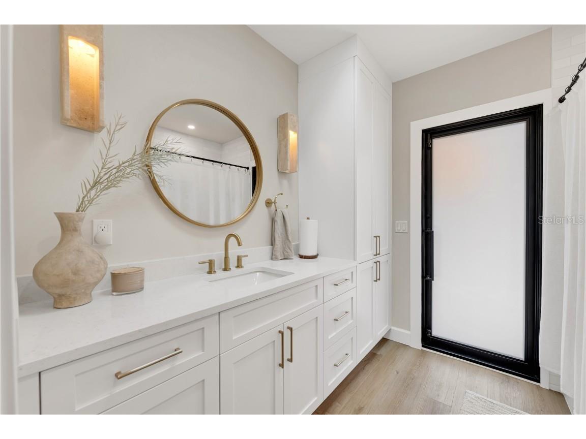 5361 Siesta Ct Sarasota FL 34242 TB8455948 image39