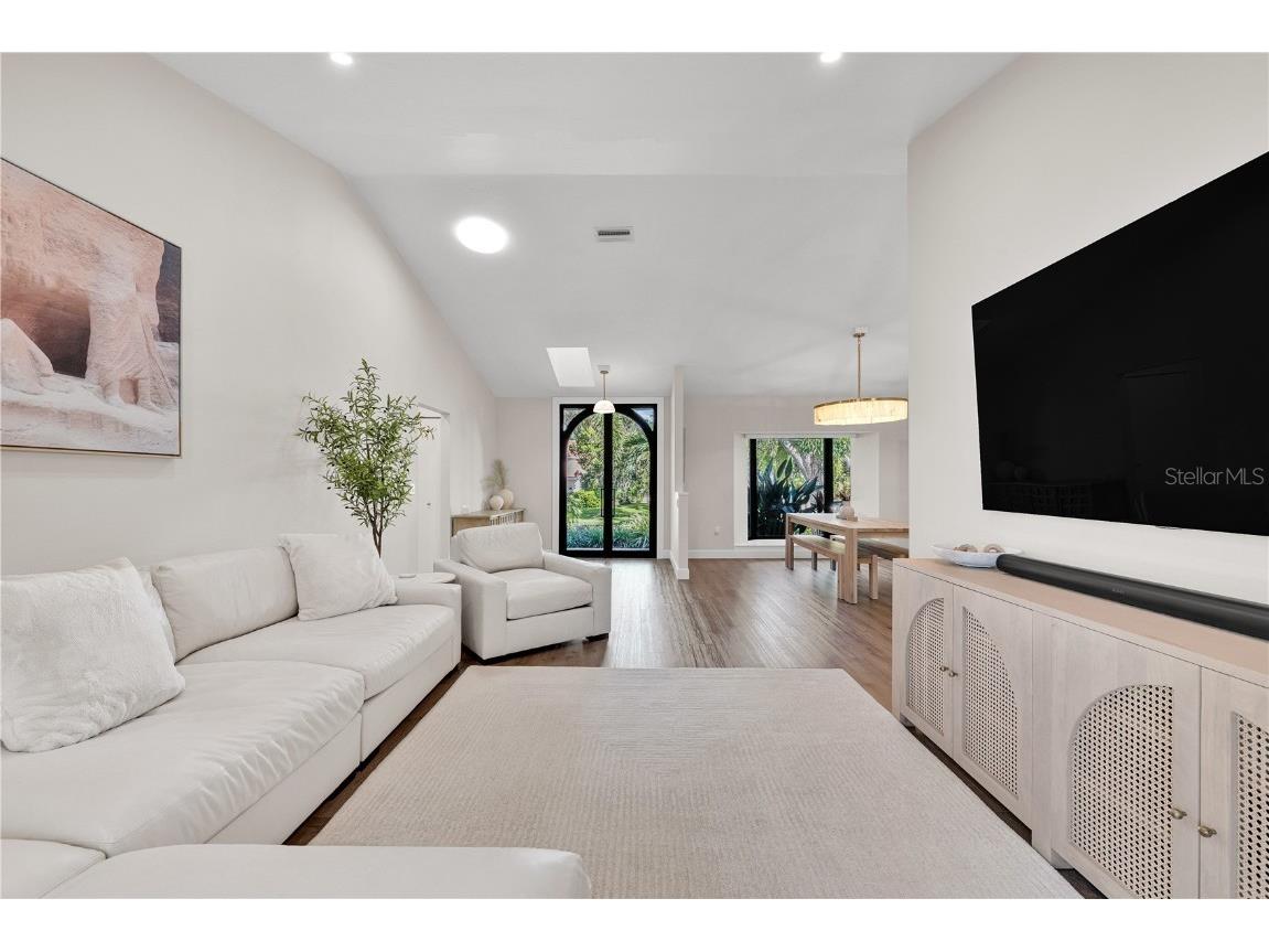 5361 Siesta Ct Sarasota FL 34242 TB8455948 image4