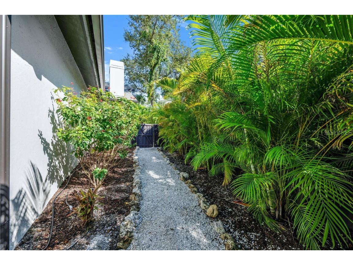 5361 Siesta Ct Sarasota FL 34242 TB8455948 image54