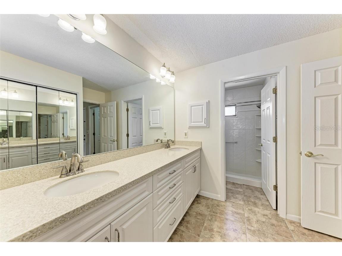 5362 Huntingwood Court #16 Sarasota FL 34235 A4665069 image25