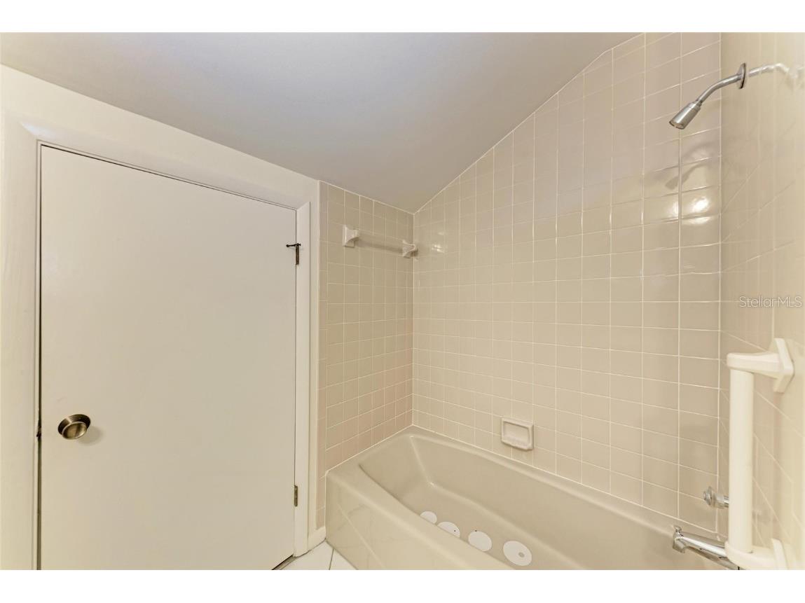 5362 Huntingwood Court #16 Sarasota FL 34235 A4665069 image35