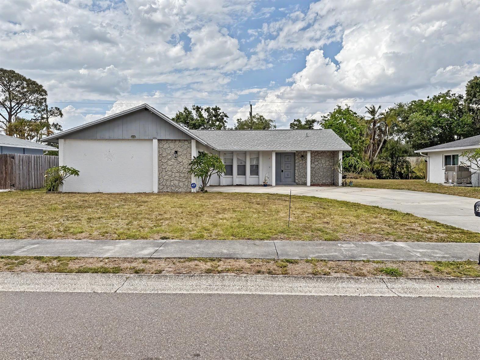 5365 Winewood Drive Sarasota FL 34232 A4693721 image1