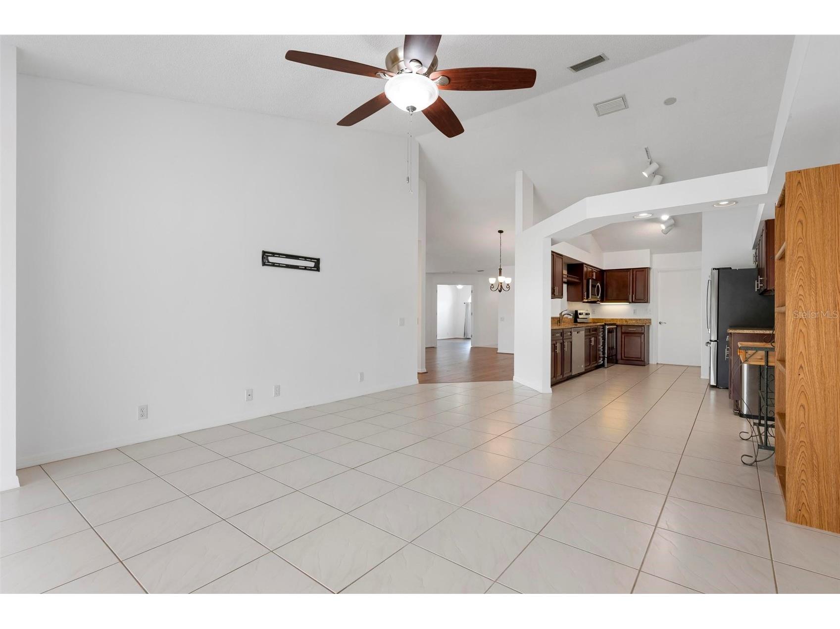 5368 Kelly Drive #17 Sarasota FL 34233 A4695569 image15