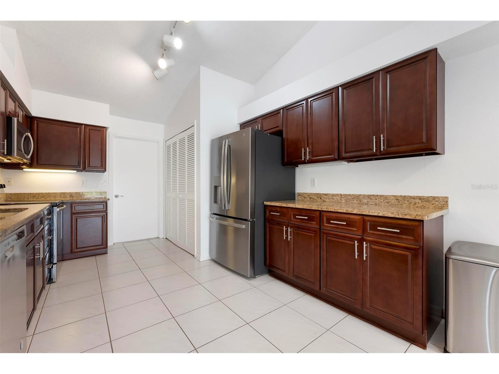 5368 Kelly Drive #17 Sarasota FL 34233 A4695569 image17