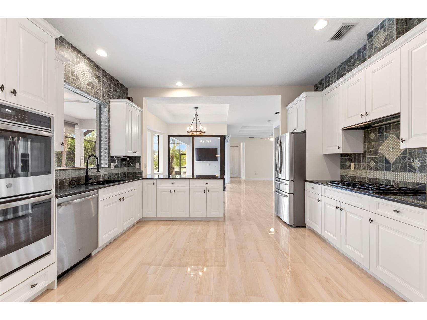 537 Fore Drive Bradenton FL 34208 A4639804 image6