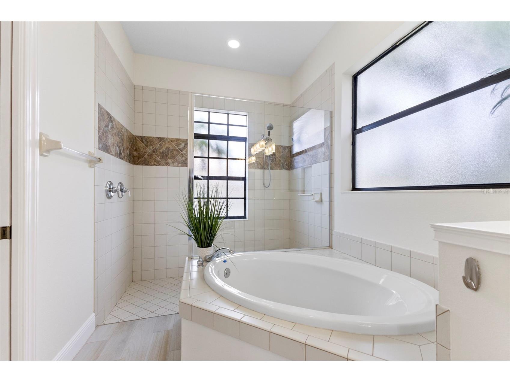 537 Fore Drive Bradenton FL 34208 A4639804 image68