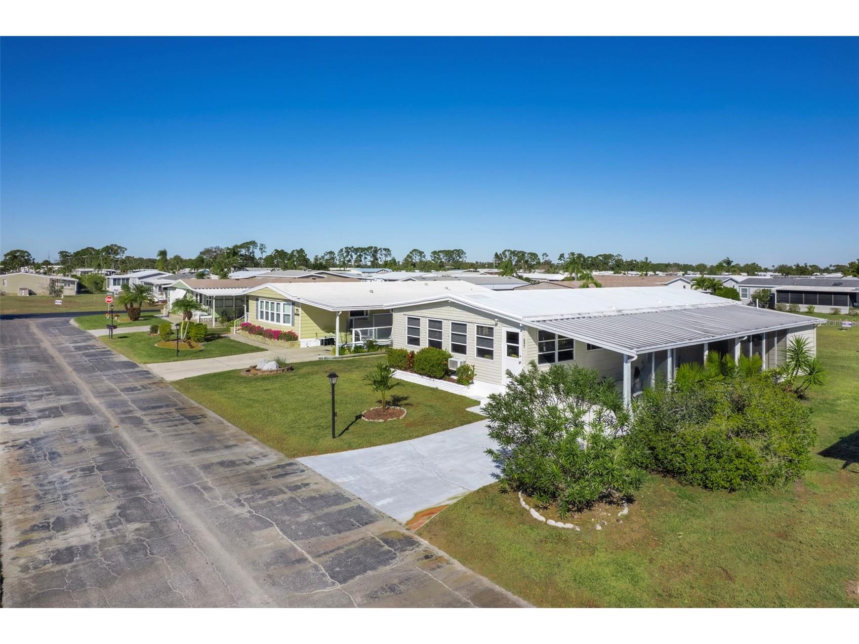 537 La Playa Circle North Port FL 34287 TB8468796 image25