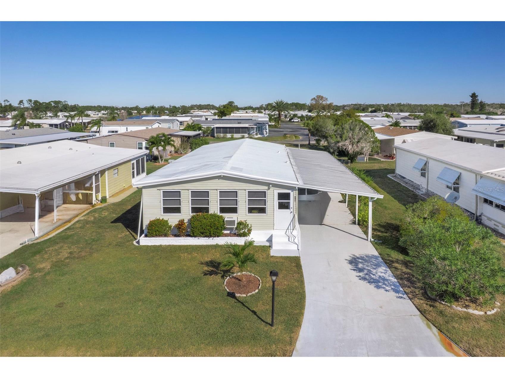 537 La Playa Circle North Port FL 34287 TB8468796 image3