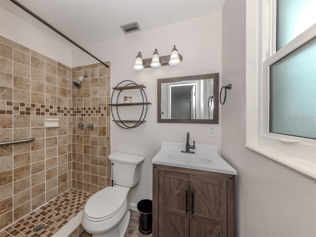 537 Manatee Court #203 Venice FL 34285 N6140783 image14