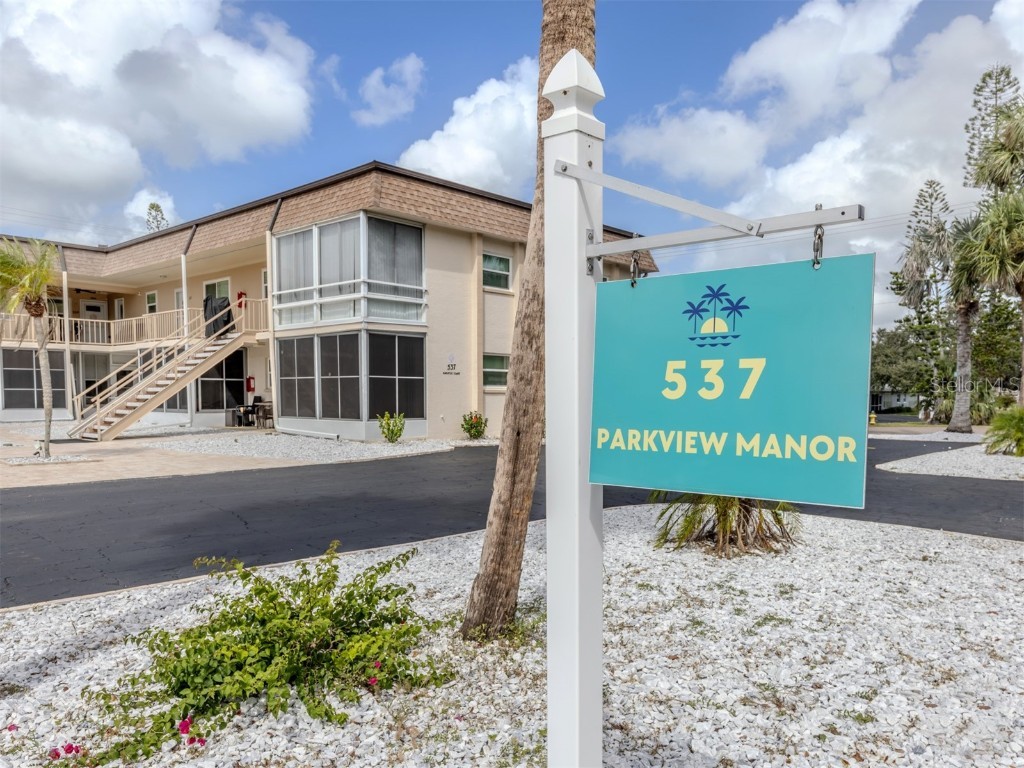 537 Manatee Court #203 Venice FL 34285 N6140783 image2