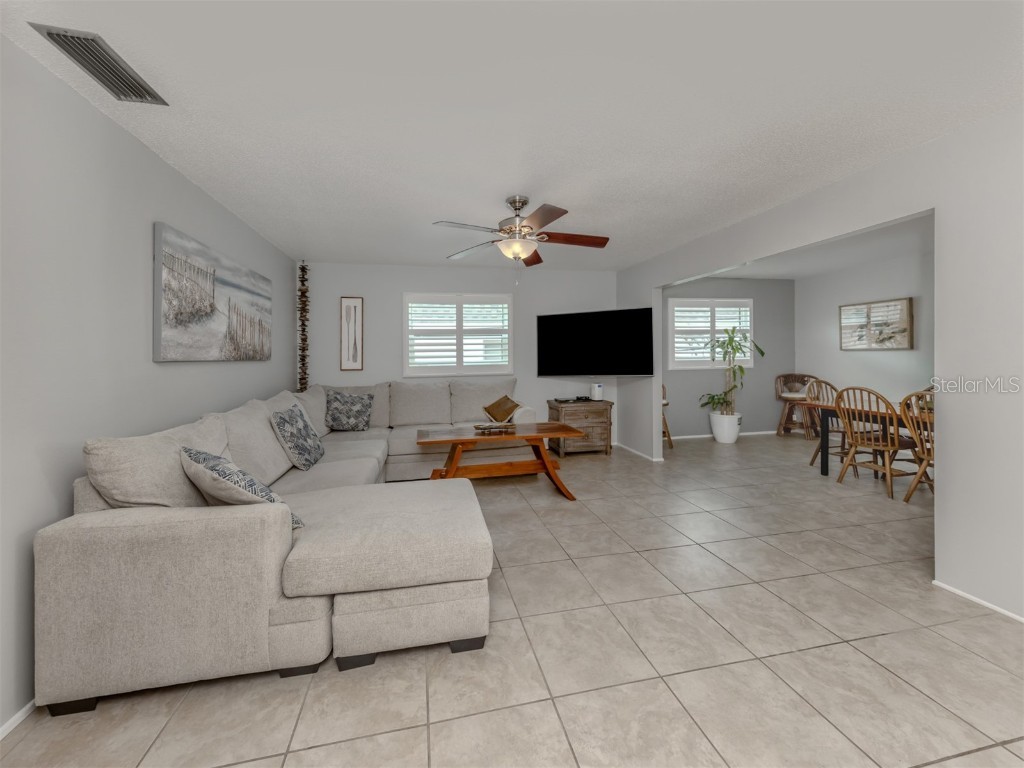 537 Manatee Court #203 Venice FL 34285 N6140783 image3