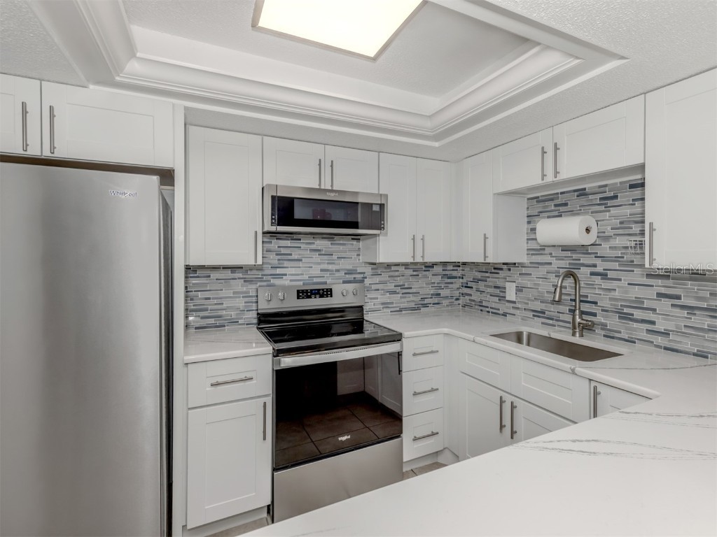 537 Manatee Court #203 Venice FL 34285 N6140783 image8