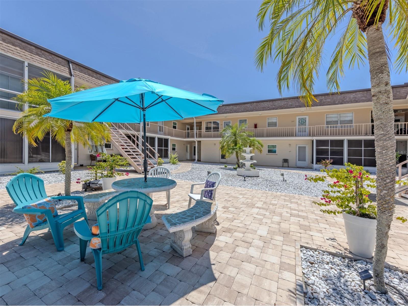 537 Manatee Ct #204 Venice FL 34285 N6144448 image2