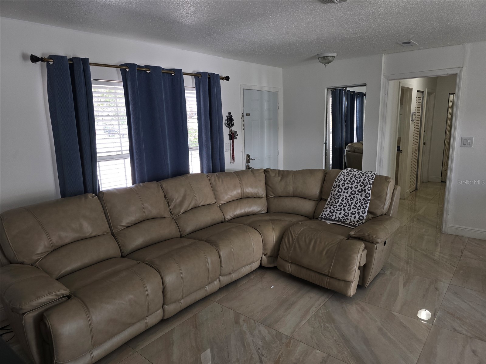 537 Melody Circle Sarasota FL 34237 A4699486 image3