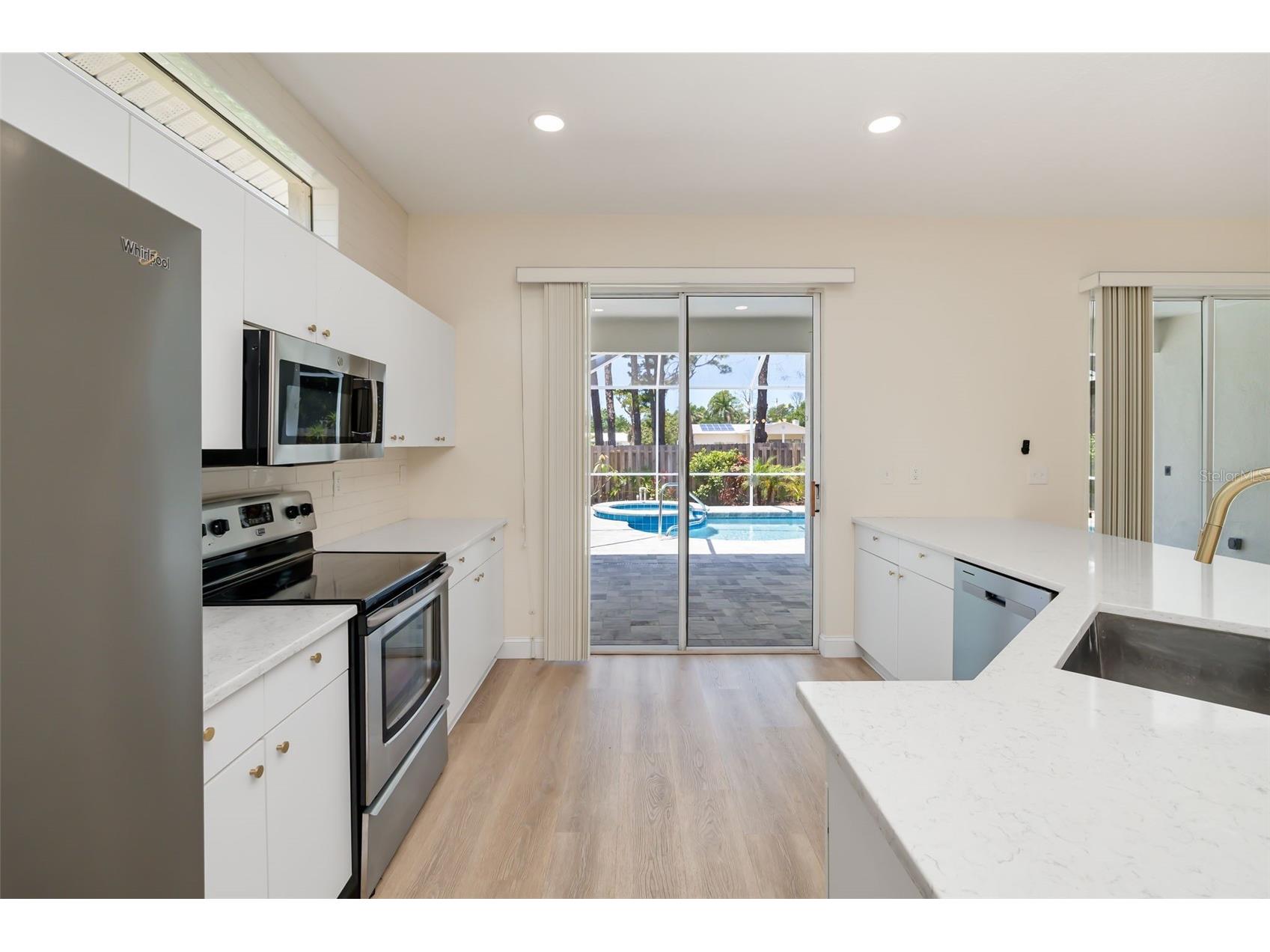 5370 Matthew Court Sarasota FL 34231 A4693254 image10