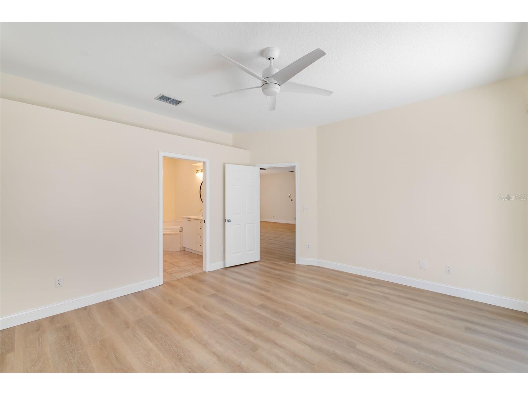 5370 Matthew Court Sarasota FL 34231 A4693254 image14
