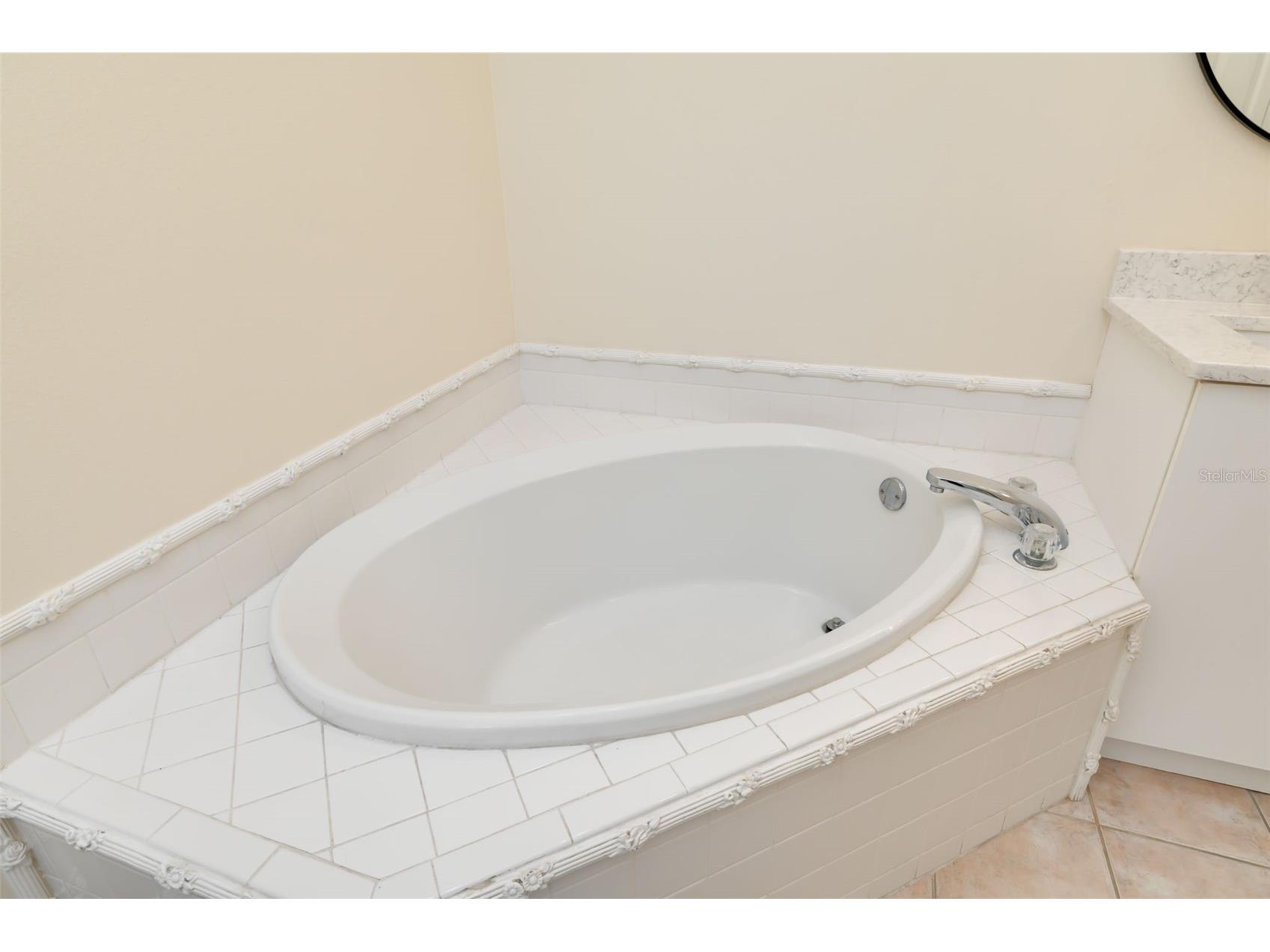 5370 Matthew Court Sarasota FL 34231 A4693254 image17