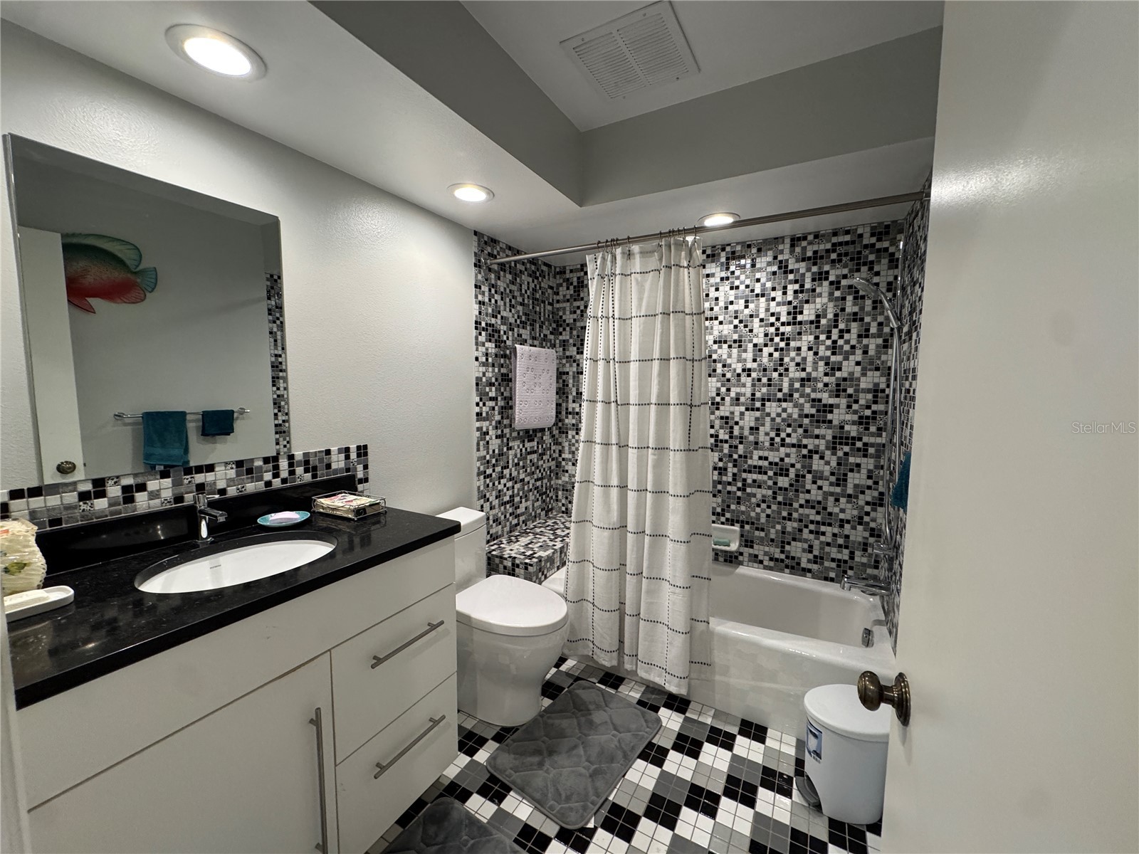 5371 Crestlake Boulevard #68 Sarasota FL 34233 A4691243 image15