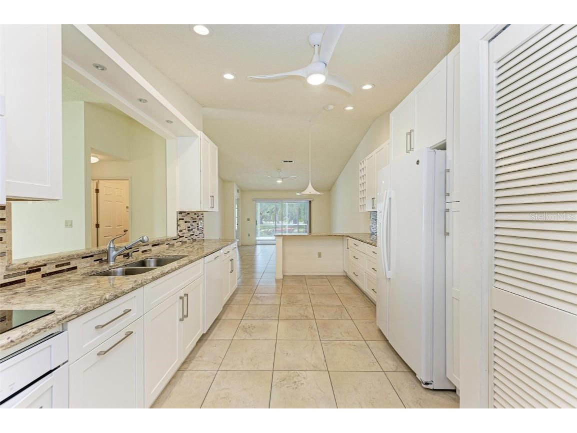 5372 Pamela Wood Way #7 Sarasota FL 34233 A4603819 image10