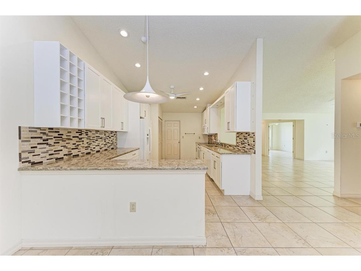 5372 Pamela Wood Way #7 Sarasota FL 34233 A4603819 image12