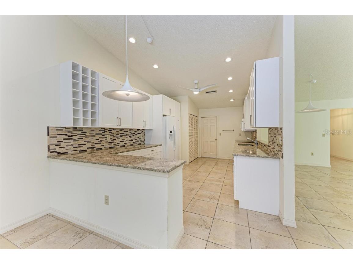 5372 Pamela Wood Way #7 Sarasota FL 34233 A4603819 image13