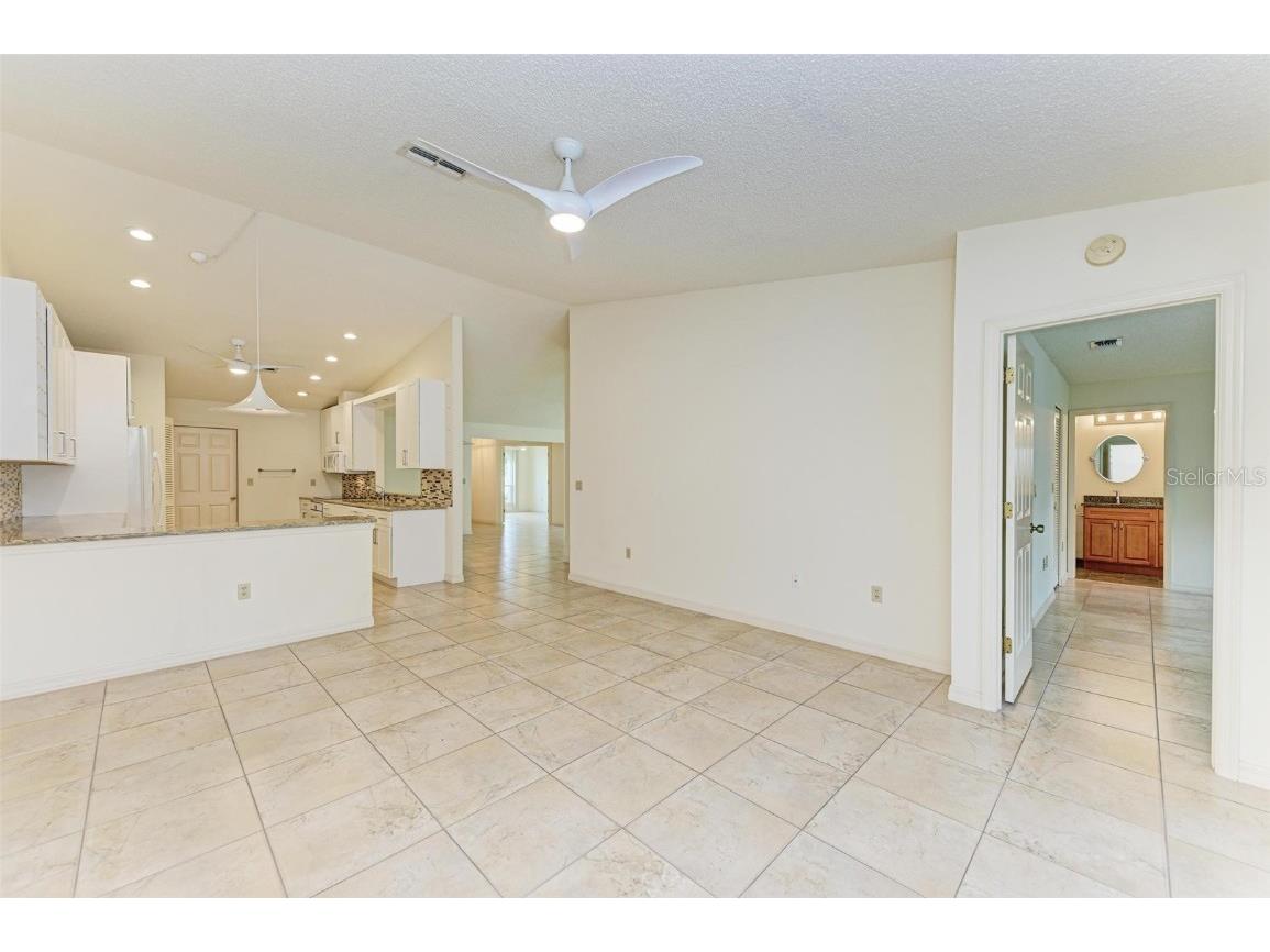 5372 Pamela Wood Way #7 Sarasota FL 34233 A4603819 image18