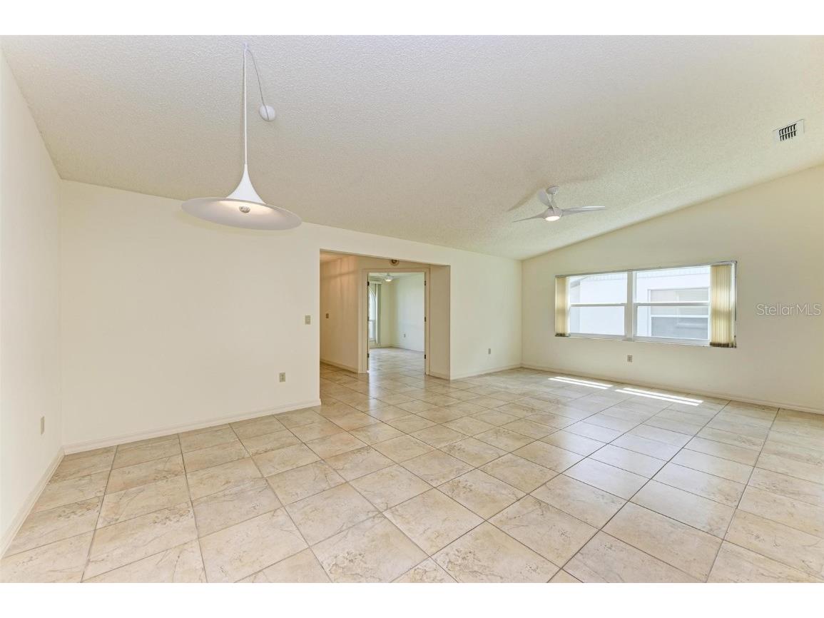 5372 Pamela Wood Way #7 Sarasota FL 34233 A4603819 image19