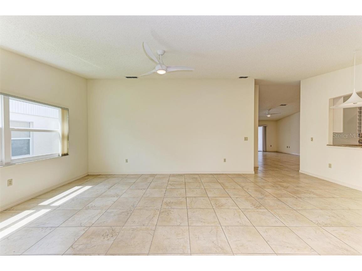 5372 Pamela Wood Way #7 Sarasota FL 34233 A4603819 image24