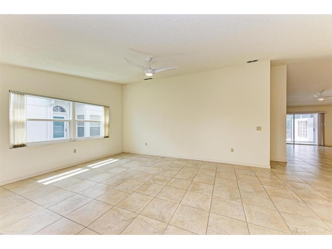 5372 Pamela Wood Way #7 Sarasota FL 34233 A4603819 image25