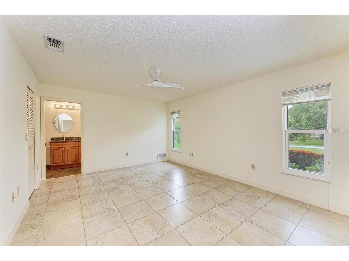 5372 Pamela Wood Way #7 Sarasota FL 34233 A4603819 image29