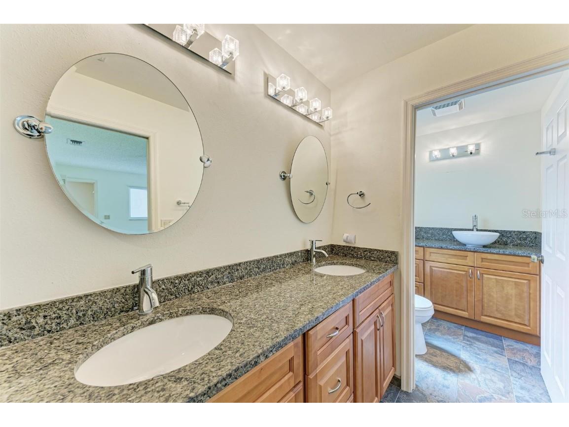 5372 Pamela Wood Way #7 Sarasota FL 34233 A4603819 image30