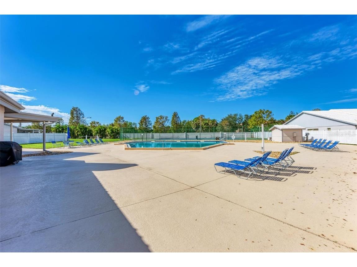 5372 Pamela Wood Way #7 Sarasota FL 34233 A4603819 image38