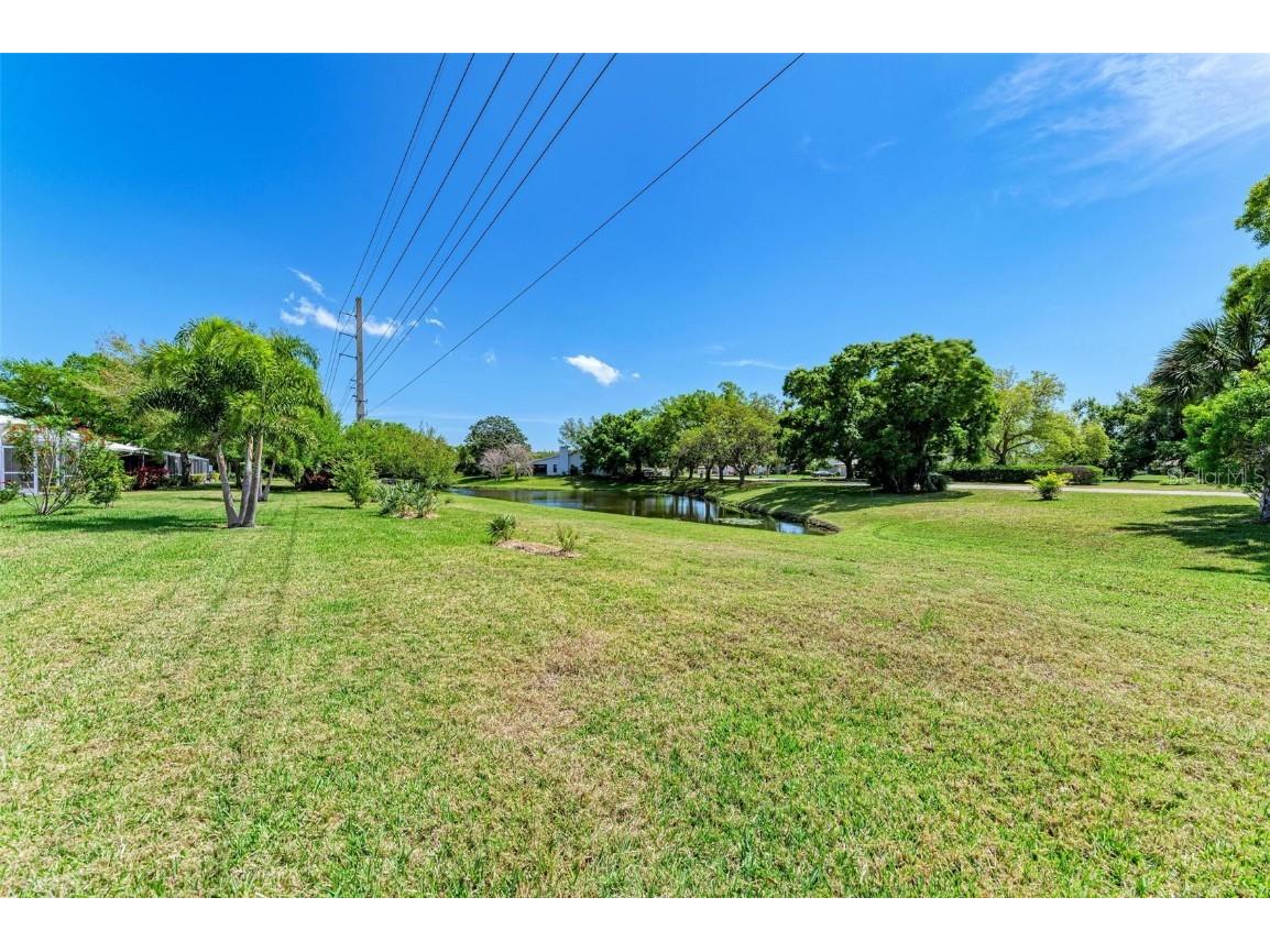 5372 Pamela Wood Way #7 Sarasota FL 34233 A4603819 image45