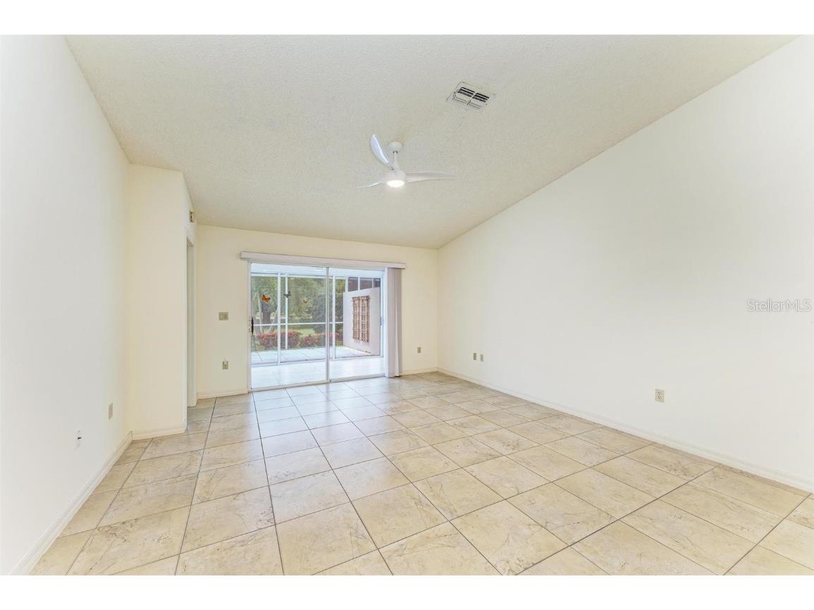 5372 Pamela Wood Way #7 Sarasota FL 34233 A4603819 image9