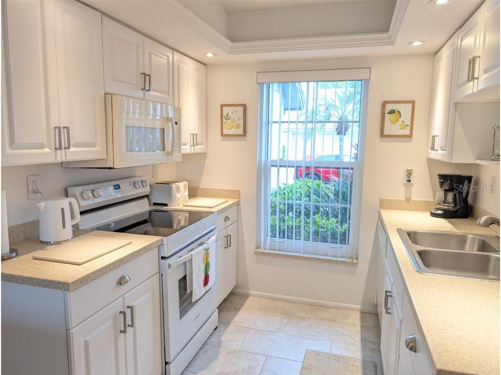 5377 Crestlake Boulevard #69 Sarasota FL 34233 A4604575 image2