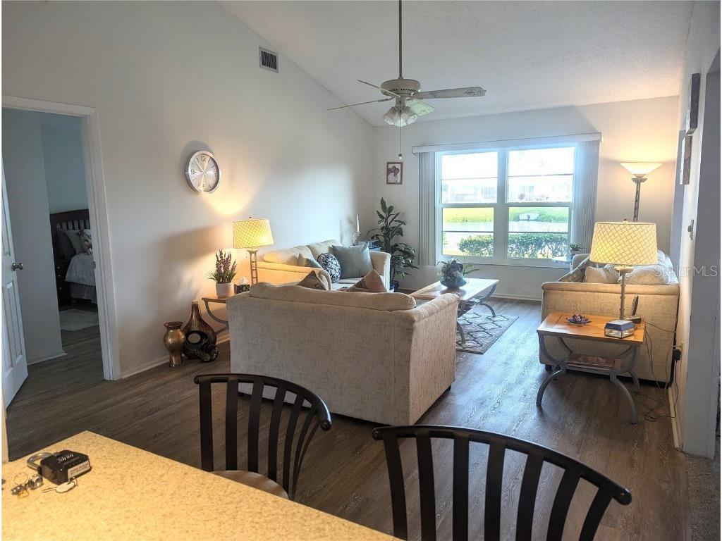 5377 Crestlake Boulevard #69 Sarasota FL 34233 A4604575 image6