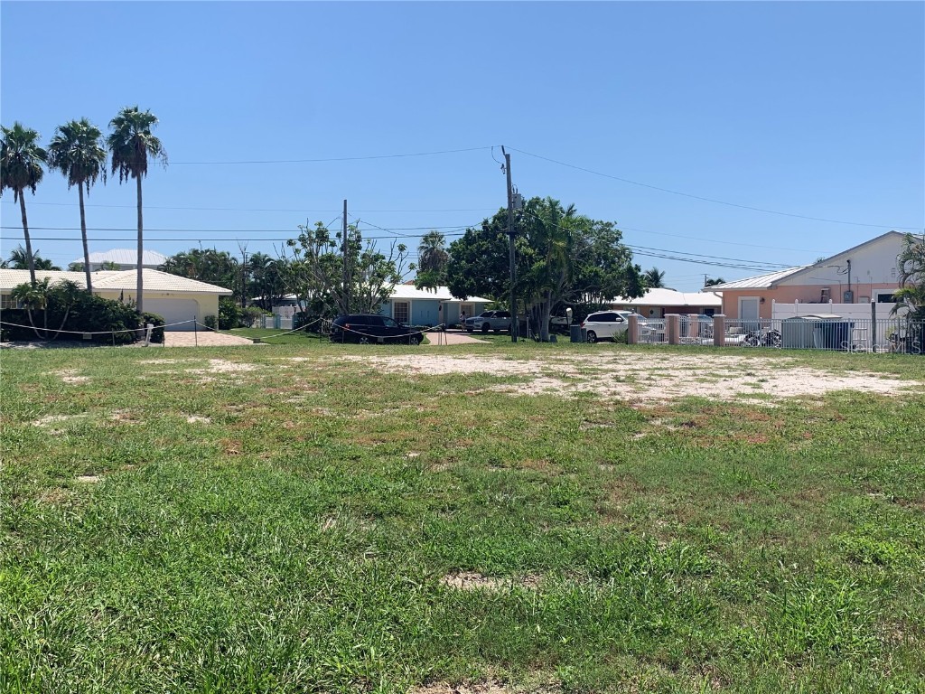 538 67th Street Holmes Beach FL 34217 - GRAND CANAL A4663596 image2
