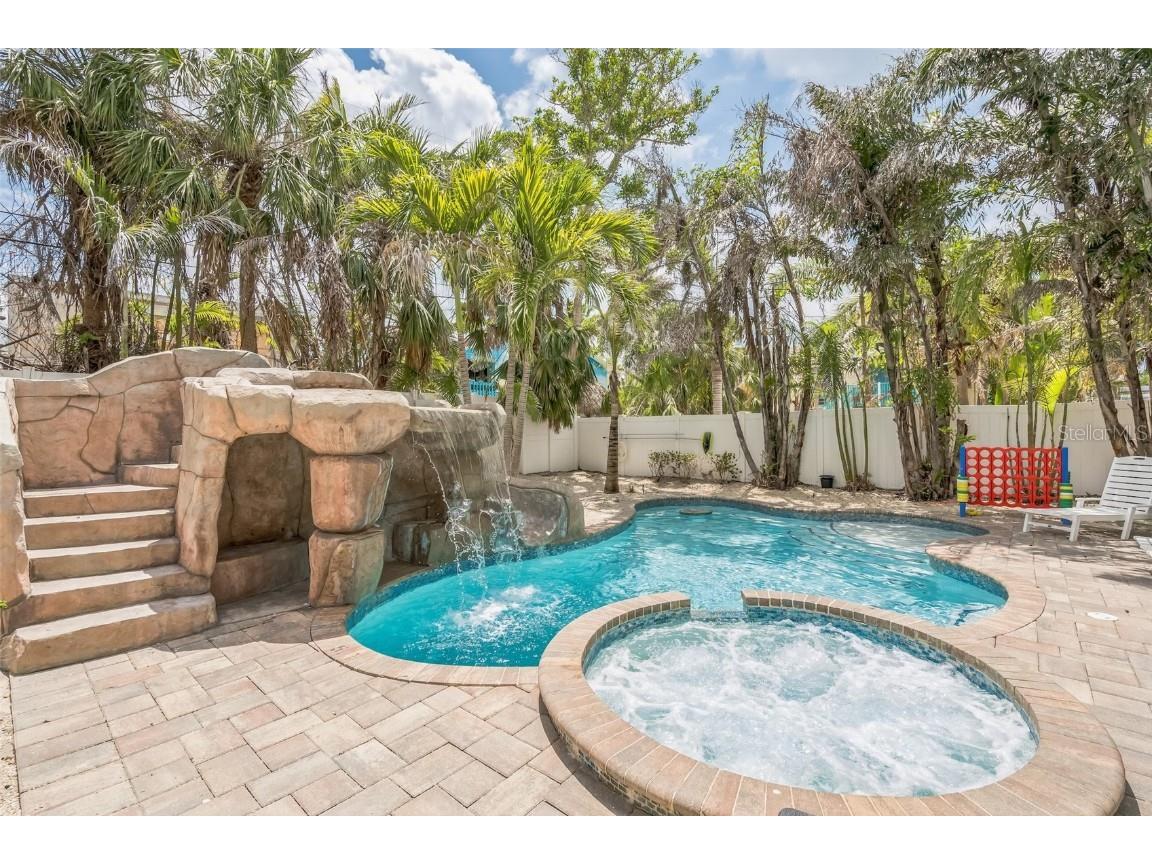 538 Canal Road Sarasota FL 34242 - GRAND CANAL A4656047 image2