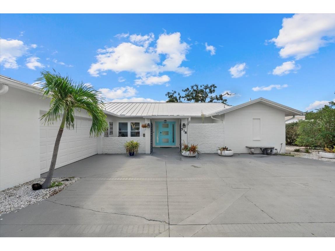 538 Magellan Drive Sarasota FL 34243 A4656417 image2