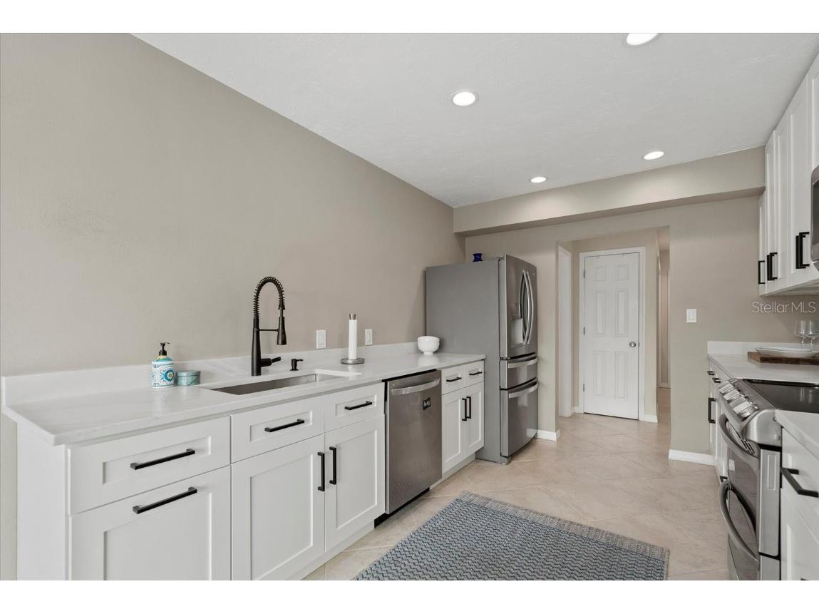 538 Magellan Drive Sarasota FL 34243 A4656417 image32