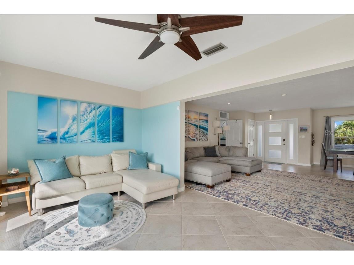 538 Magellan Drive Sarasota FL 34243 A4656417 image35