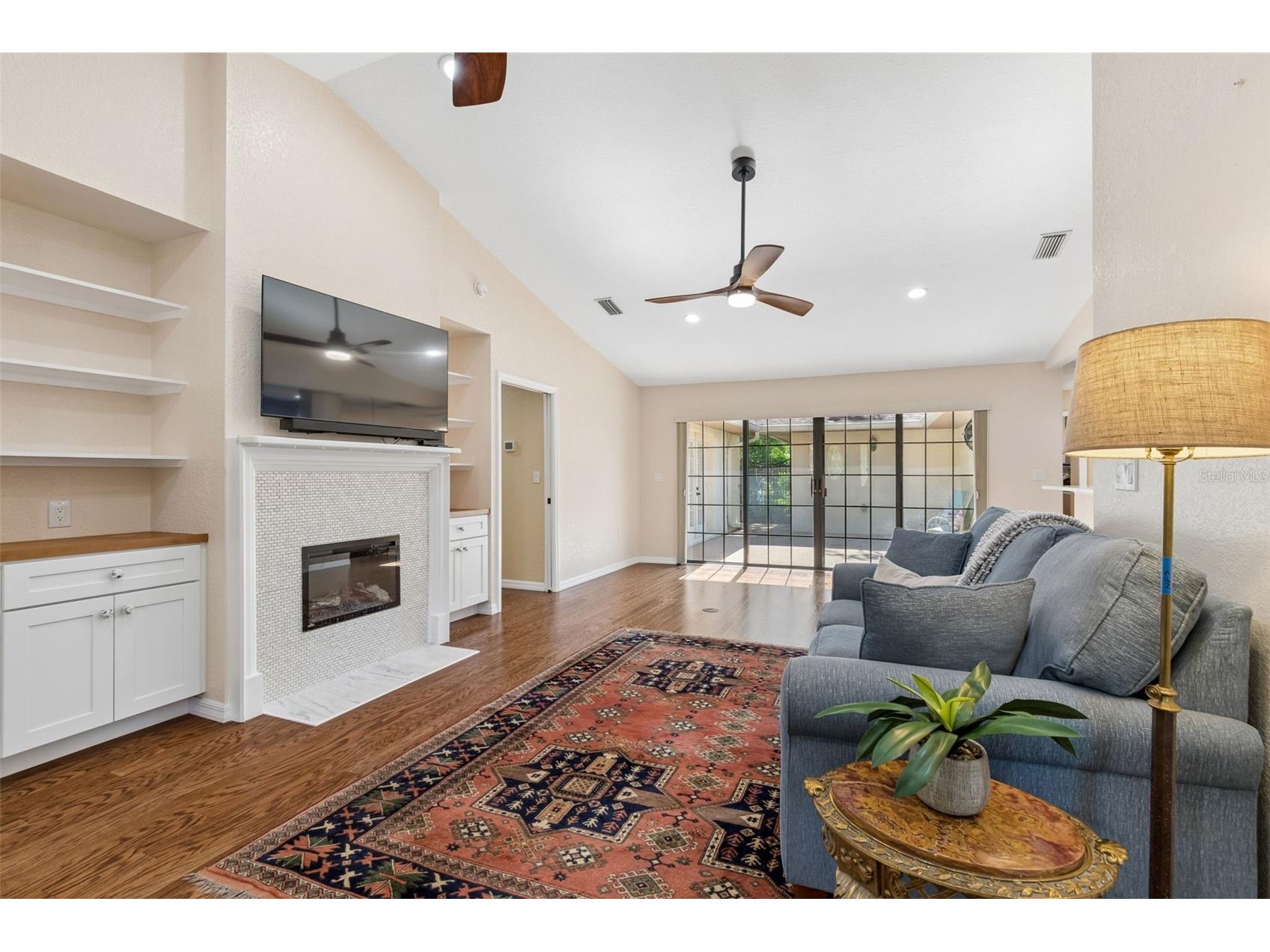 538 Oleander Way S Saint Petersburg FL 33707 TB8516725 image2